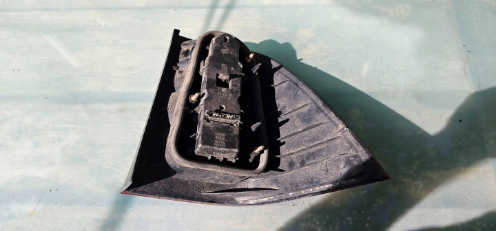 MERCEDES W202 UNIVERSEL PHARE GAUCHE ARRIÈRE ARRIÈRE 2028203964