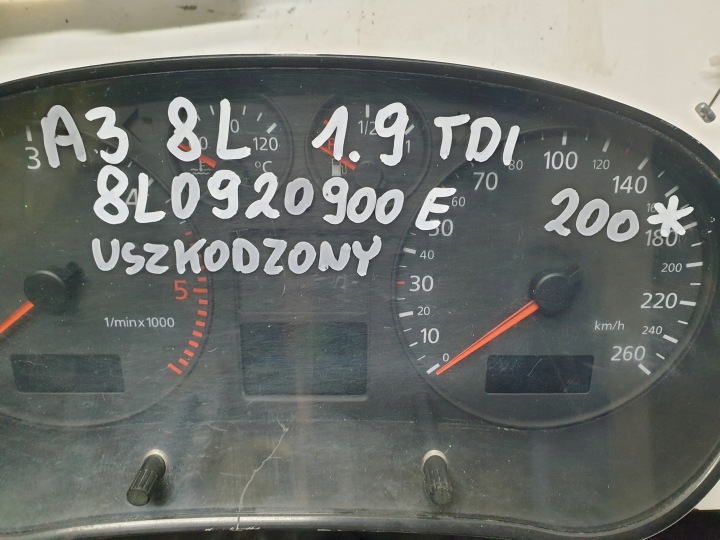 COMPTEUR TABLEAU DE BORD AUDI A3 8L 1.9 TDI 8L0920900E