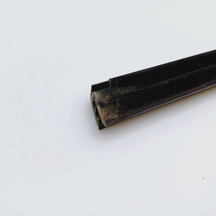 MOULURE RACLOIR DROIT AVANT FORD GALAXY NR308