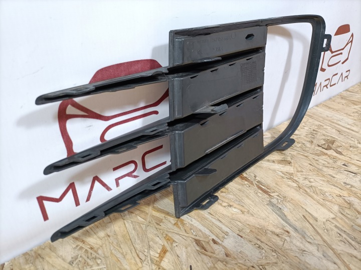 VW GOLF VI GTI GRILLE CALANDRE BOUCHON PARE-CHOCS DROIT AVANT 5K0853666C