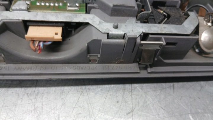ÉCLAIRAGE CABINES AUDI A6 C5 97-01R 1.8B 4B0947111