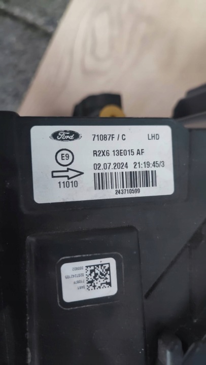 PROJECTEUR FORD TRANSIT COURIER II R2X613E015AF