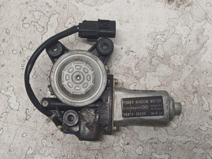 HYUNDAI SANTA FE 2PIN PETIT MOTEUR PODNSZENIA VITRES GAUCHE ARRIÈRE 9881026200