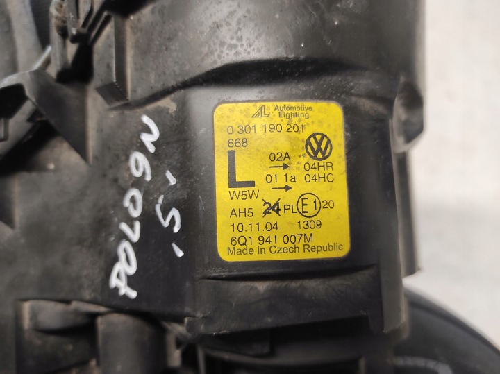 VW POLO IV 4 9N 01- PHARE GAUCHE AVANT 6Q1941007M POUCES