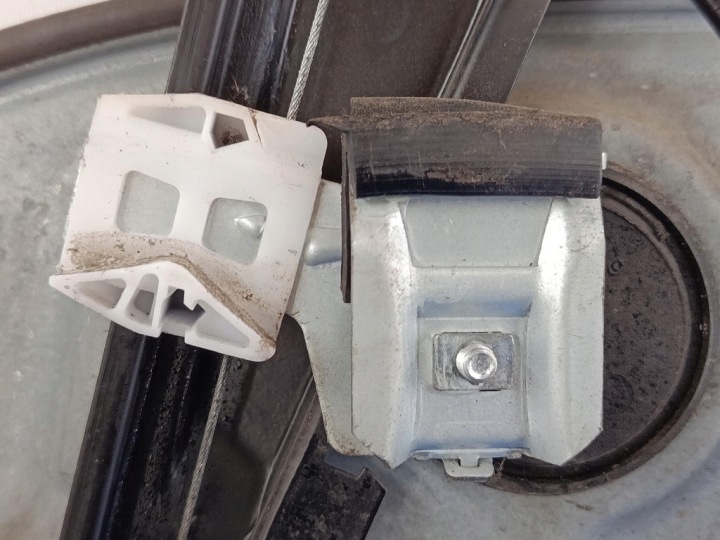 SEAT IBIZA III 6L 5D ÉLÉVATEUR PETIT MOTEUR VITRES AVANT GAUCHE 6L4837755T