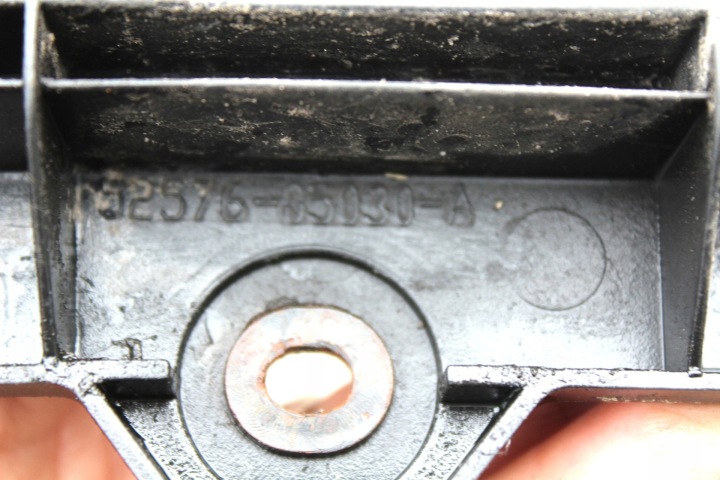 GLISSIÈRE PARE-CHOCS GAUCHE ARRIÈRE AVENSIS T25 BERLINE 52576-05030