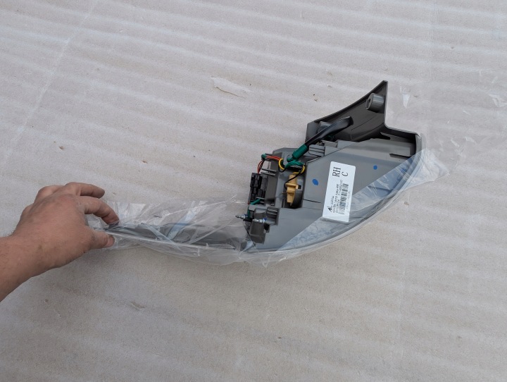 MITSUBISHI OUTLANDER III 3 LED 13-16 PHARE ARRIÈRE DROIT ARRIÈRE NEUF ORIGINAL