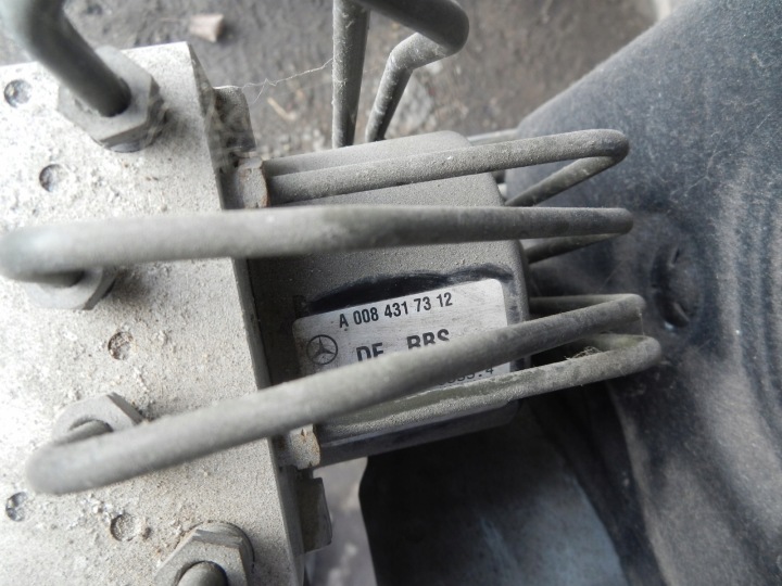 POMPE CONTRÔLEUR ABS MERCEDES W212 E CLASSE