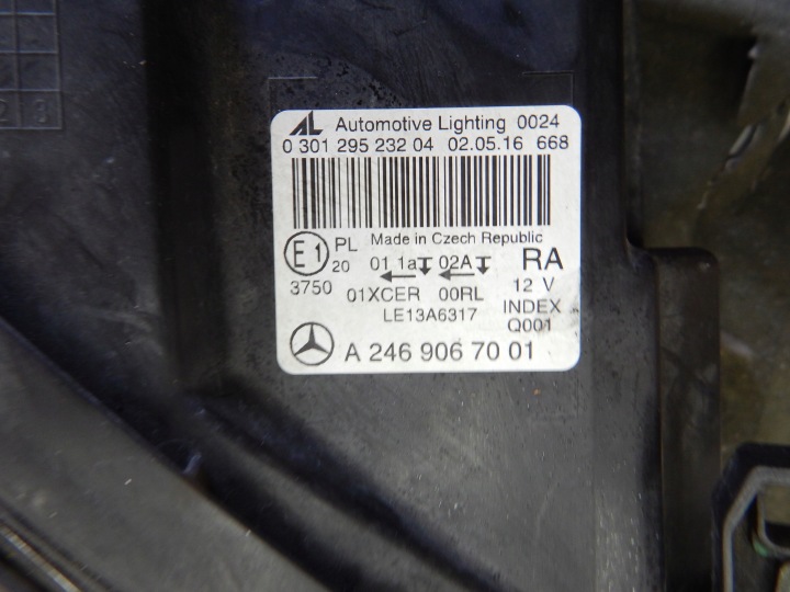 MERCEDES B CLASSE W246 LIFT PHARE DROITE AVANT COMPLET LED A2469067001 ORIGINAL