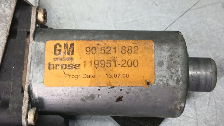 ÉLÉVATEUR DROIT AVANT OPEL ASTRA G 00R 1.6B 90521882