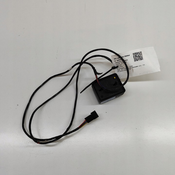 BMW 7 E38 1996 ANTENNE GPS