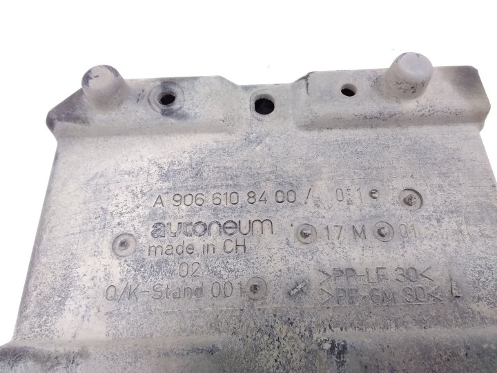 SUPPORT BATTERIE MERCEDES-BENZ SPRINTER W906 A9066108400