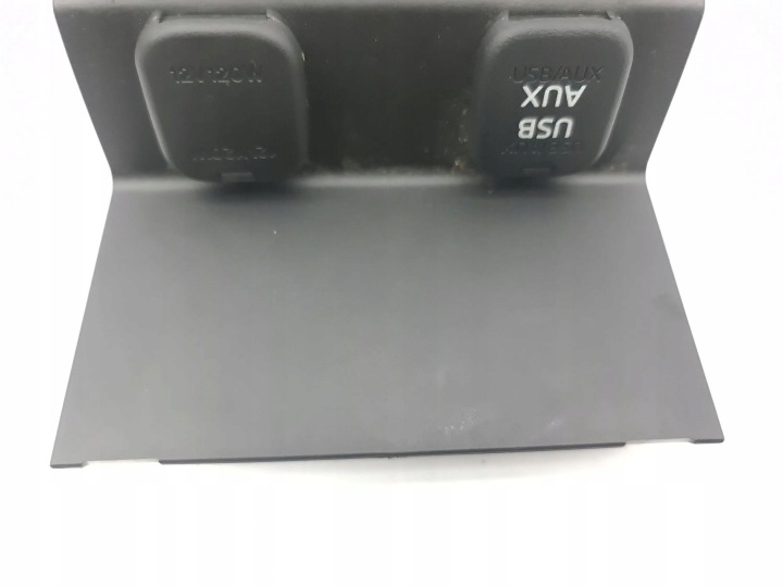 MAZDA 6 2013 PRISE RACCORD USB