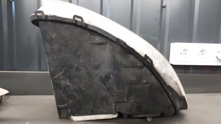 04857831AB PROJECTEUR GAUCHE CHRYSLER GRAND VOYAGER