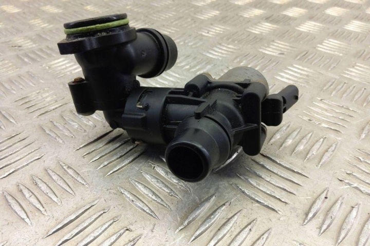 SOUPAPE RADIATEUR RÉCHAUFFEURS BMW X3 (G01, F97) 8689694 2.0L GASOLINE 2022