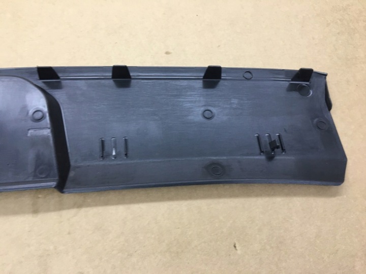 PROTECTION COURROIE SUPÉRIEURE RADIATEUR PARE-CHOCS AVANT AUDI E-TRON 4KE807081