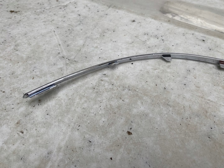 MERCEDES E-KLASA W212 UNIVERSEL MOULURE CHROME PARE-CHOCS ARRIÈRE GAUCHE