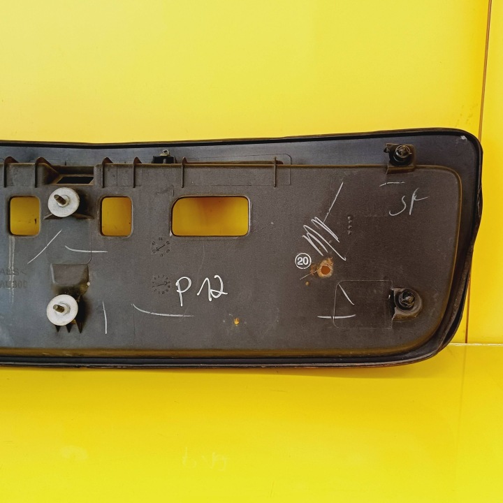 CACHE COUVERCLES DE COFFRE COUVERCLES DE COFFRE NISSAN PRIMERA 84810AU300 NR30