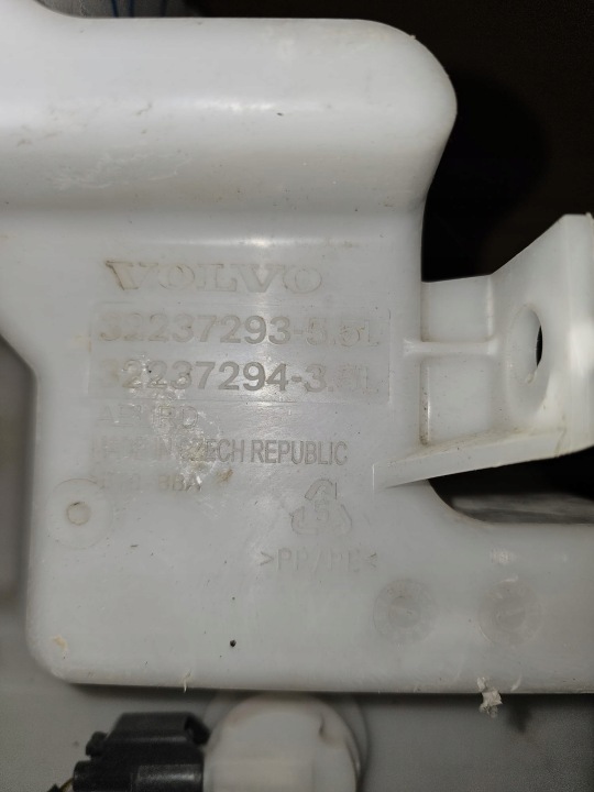 RÉSERVOIR LAVE-GLACES POMPE VOLVO XC40 II 32237293