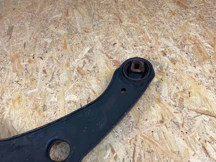 BRAS DE SUSPENSION AVANT AVANT GAUCHE VOLVO XC40 II 32221283 2017-