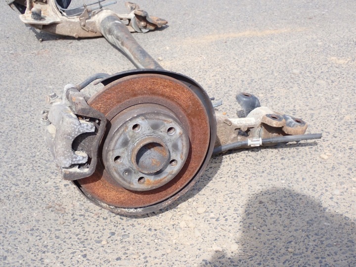 POUTRE AXE SUSPENSIONS ARRIÈRE ARRIÈRE COMPLÈTE DISQUE DE FREIN 2XZACISK ZAFIRA B II 2008R