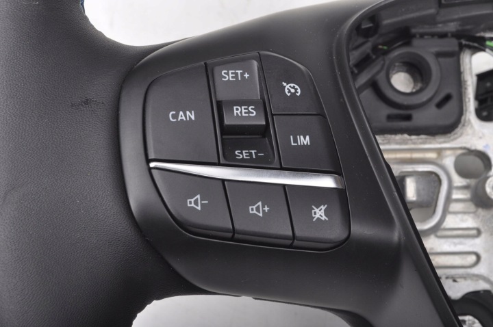 FORD FIESTA MK8 VOLANT CUIR MULTIFONCTIONNELLE