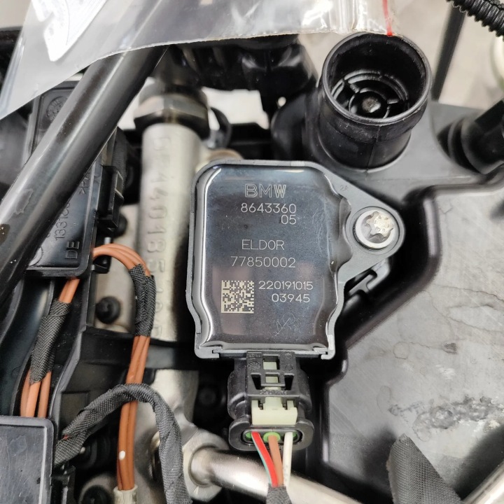 BMW 2 SERIES VILEBREQUIN 218I ESSENCE 100KW (136 HP) B38A15A 7640901 2016