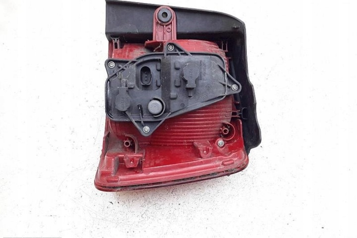 PHARE GAUCHE ARRIÈRE VW TOURAN (1T3) 176405 1.6L DIESEL 2010