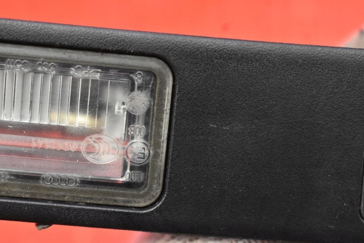 CACHE POIGNÉE BOUTON COUVERCLES DE COFFRE ARRIÈRE 8P0827574 AUDI A6 C6 BERLINE LIFT 08-11