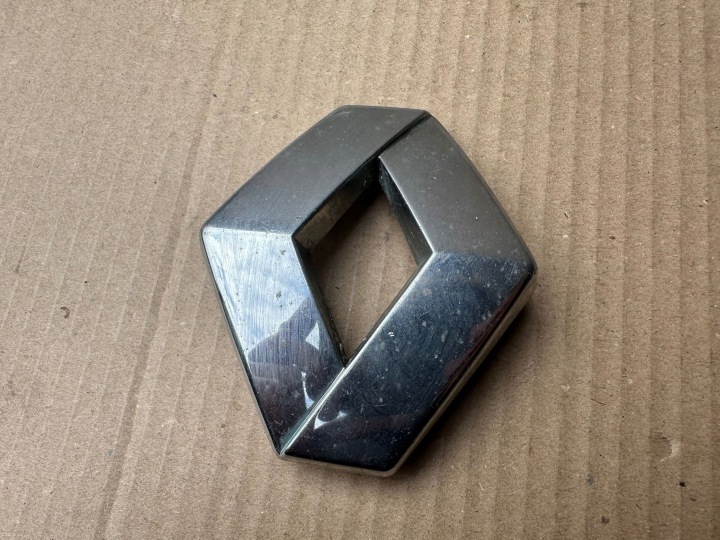 RENAULT MEGANE I LOGO INSIGNE EMBLÈME 824625