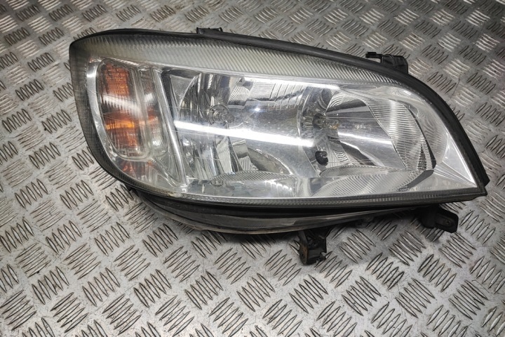 PHARE DROITE AVANT OPEL ZAFIRA A (F75_) 89100055 2.2L DIESEL 92KW 2002