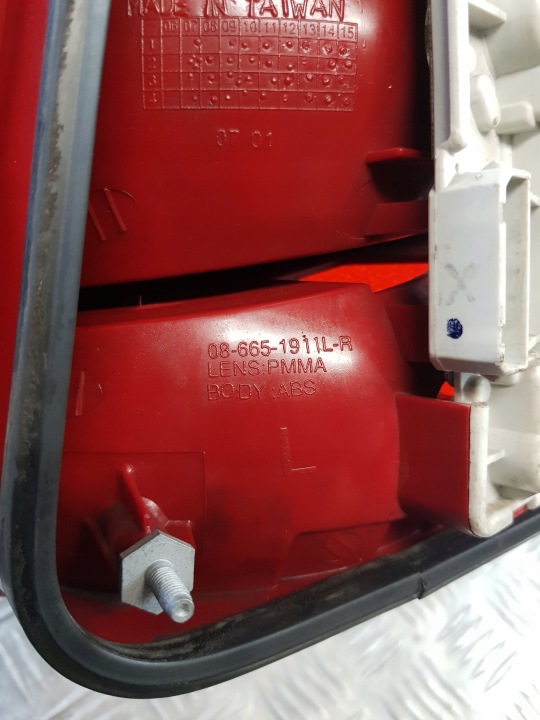PHARE GAUCHE ARRIÈRE INSERT SKODA FABIA I LIFT HAYON 06R- EUROPE