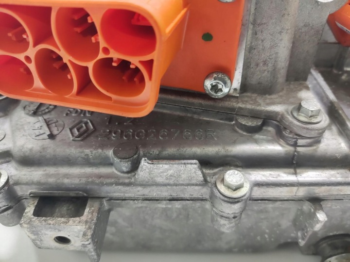 INWERTER FALOWNIK CONVERTISSEUR RENAULT ZOE I 2013-2019 296G96652R