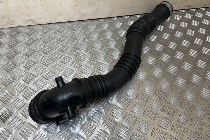 TUYAU ÉCHANGEUR D'AIR DE SURALIMENTATION BMW X5 (F15, F85) 8603096 2.0L HYBRID 230KW 2015