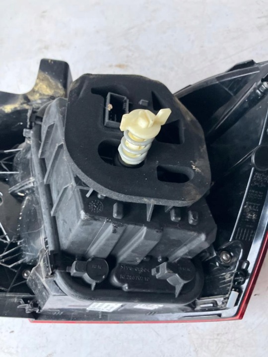 PHARE GAUCHE ARRIÈRE VW POLO VI 2G 2G0945111B