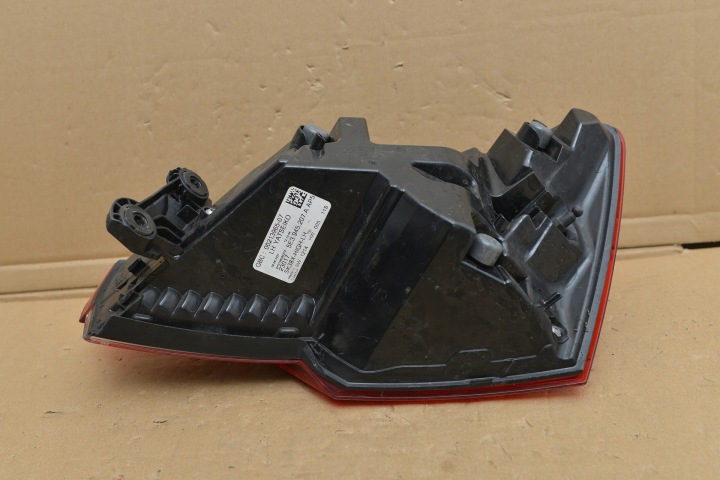 SKODA OCTAVIA MK4 2023 PHARE ARRIÈRE 00213965-07