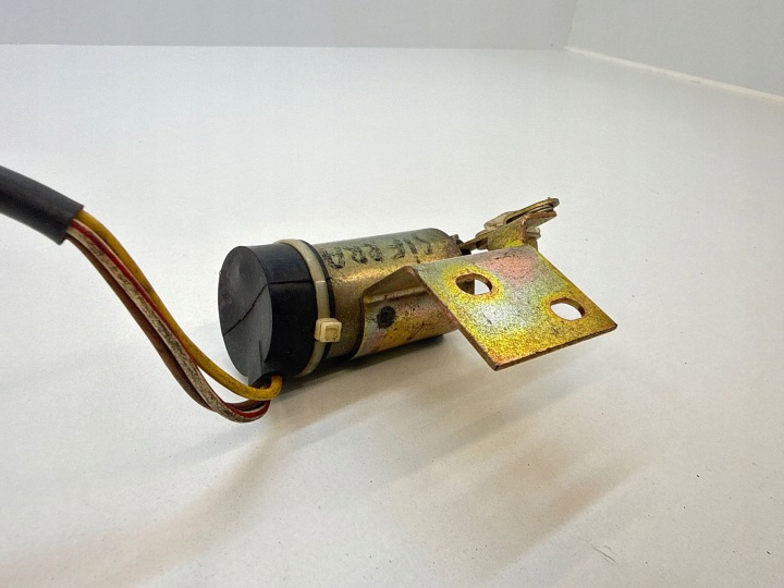 ORIGINAL SILNICZEK/SILOWNIK CENTRAL SERRURE FORD SIERRA 83BG14021EB
