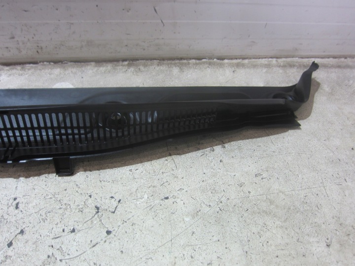 BMW X1 F48 PROTECTION DOUBLURE DE PASSAGE DE ROUE ADMISSION AIR EUROPE 51717350591 7350591