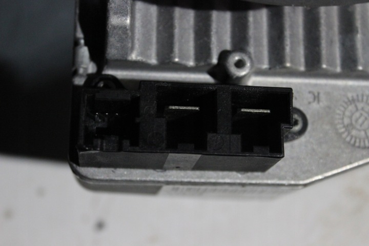 CLIO III LIFT 09-12 R COLONNE SUPPORT ÉLECTRIQUE 8200937929 C