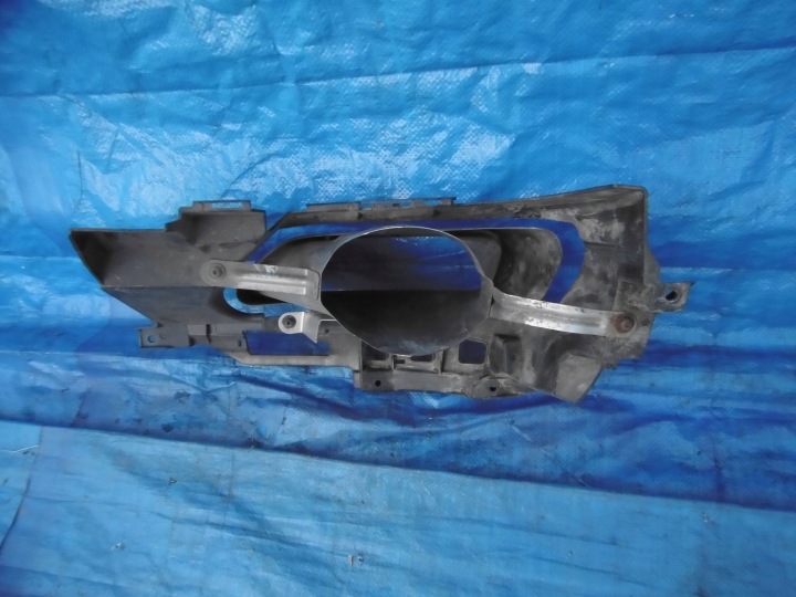 POIGNÉE FIXATION ARRIÈRE DIFFUSEUR DROIT DROIT ARRIÈRE AUDI A5 B9 8W6807348A