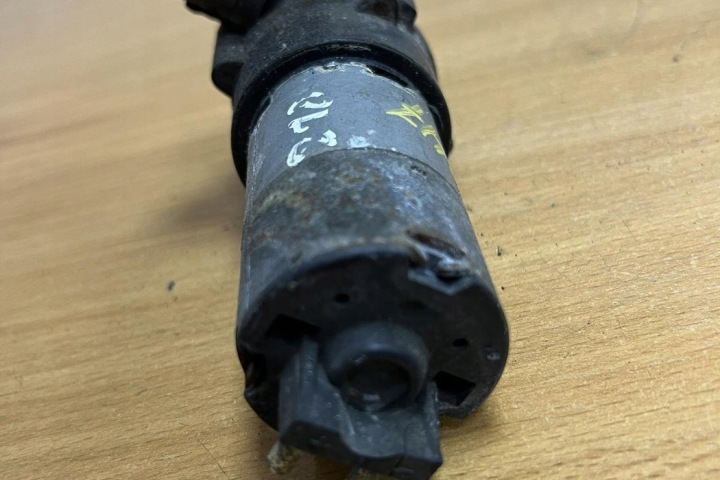 ÉLECTRIQUE AUXILIAIRE POMPE LIQUIDE CHLODZACEGO/WODY AUDI 100 (5000) D8347