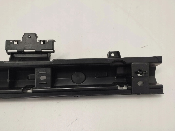 GLISSIÈRE FIXATION BAGUETTES SEUIL DROIT BMW G26 8737092 34KM