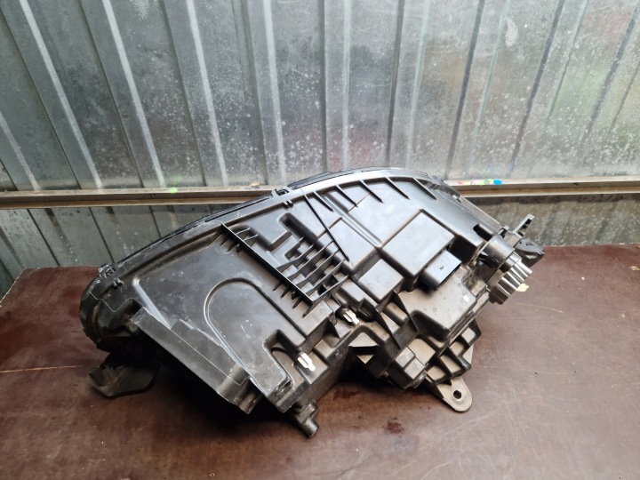 VOLVO XC90 II LIFT PHARE AVANT GAUCHE COMPLET LED