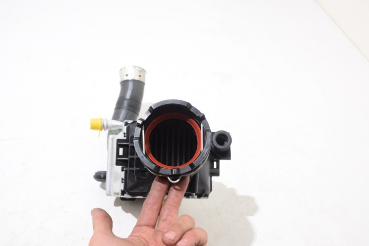 BMW G30 G11 G15 G16 G05 G06 G07 N63B44D 4.4 ÉCHANGEUR AIR-AIR PISTONS 1-4