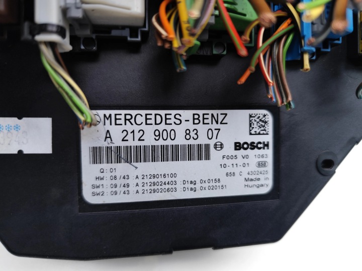 MERCEDES-BENZ E-CLASS CHÂSSIS MODULE FUSIBLES E 200 CDI BLUETEC 2010