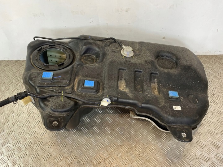 2023 KIA SPORTAGE RÉSERVOIR CARBURANTS 31100N7000