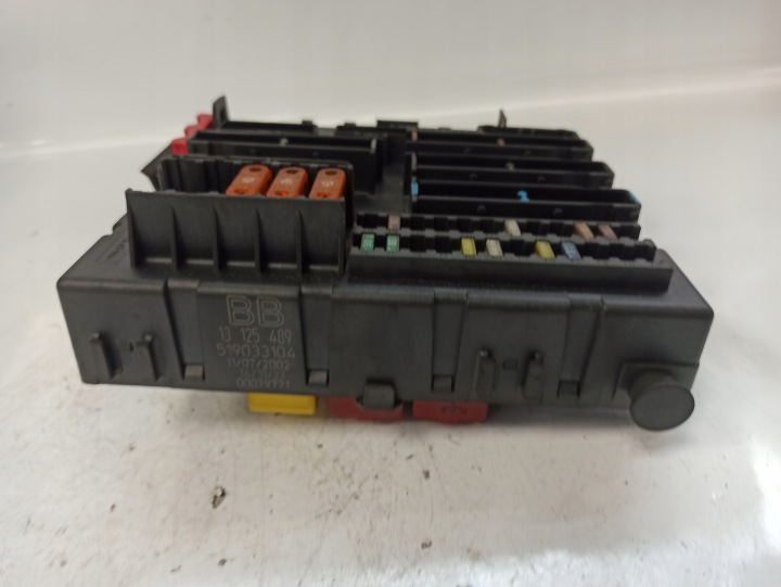 OPEL VECTRA C MODULE CONTRÔLEUR FUSIBLE 13125489 BB