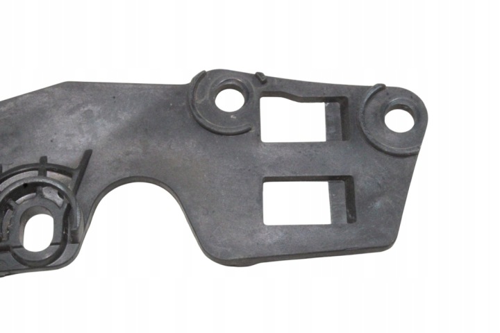 FIXATION AVANT DROIT GARDE-BOUE LAND ROVER DISCOVERY SPORT (L550)