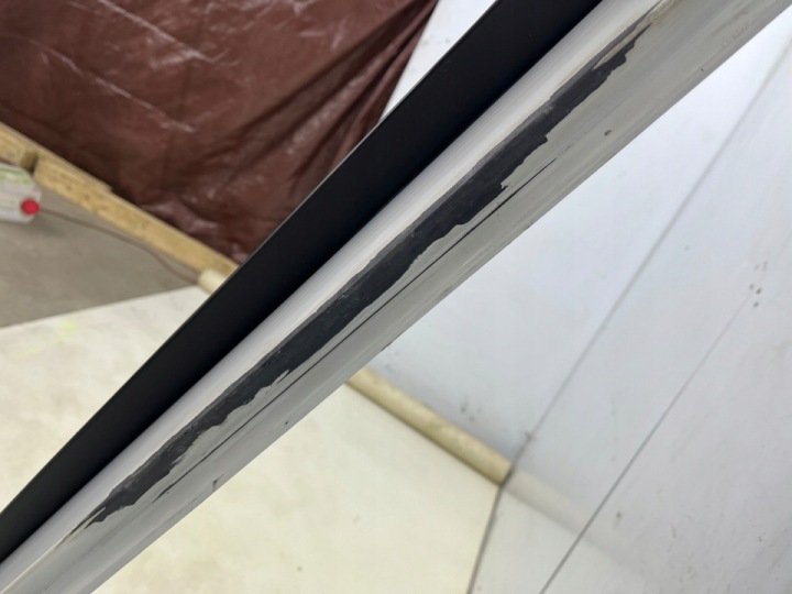REVÊTEMENT SEUIL MAZDA 3 IV BP 19R.- DROITE MOULURE SEUIL EXTÉRIEUR