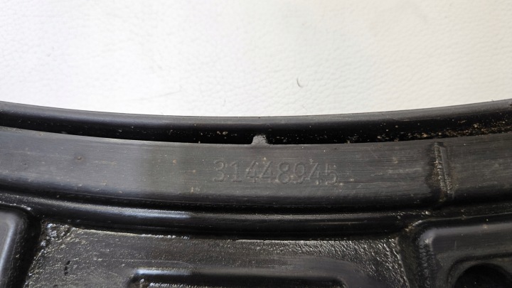 MOULURE GARDE-BOUE GAUCHE VOLVO V60 S60 31448945